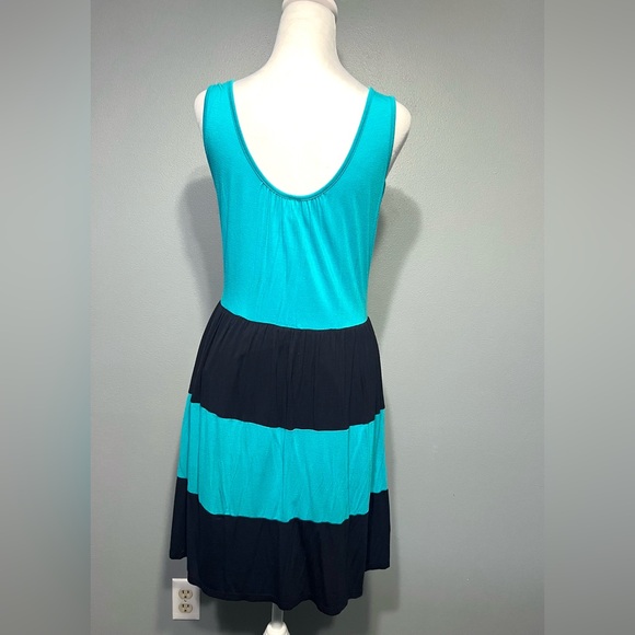 Seafoam and Black Sundress - Picture 2 of 6